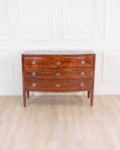 Venetian Louis XVI Leaf Shaped Chest of Drawers Late 18th Century - 4593583
