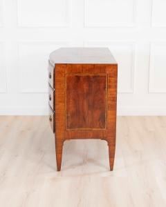 Venetian Louis XVI Leaf Shaped Chest of Drawers Late 18th Century - 4593584
