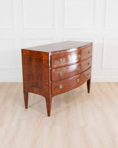 Venetian Louis XVI Leaf Shaped Chest of Drawers Late 18th Century - 4593598