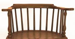 Very fine Low Back Windsor Arm Chair - 1017249