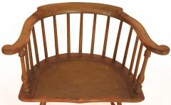 Very fine Low Back Windsor Arm Chair - 1017250