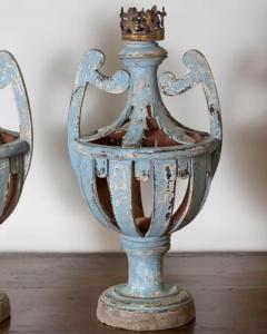 Very rare pair of candlesticks in perforated wood and painted in shades of light - 4146777