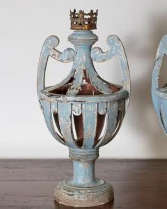 Very rare pair of candlesticks in perforated wood and painted in shades of light - 4146778