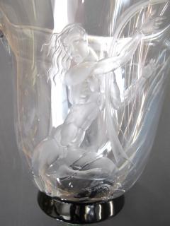 Vicke Lindstrand A Swedish art deco etched glass vase by Vicke Lindstrand for Orrefors - 732861
