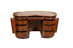 Victorian Burl Walnut Kidney Shape Desk by Gillow - 3741245