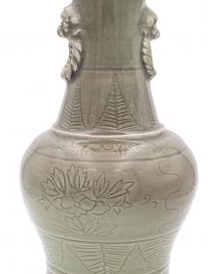 Vietnamese Celadon Vase 18th or 19th century - 2993686