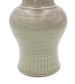 Vietnamese Celadon Vase 18th or 19th century - 2993688