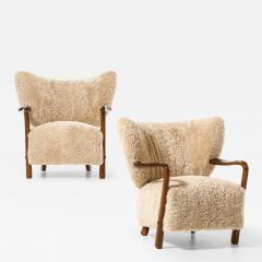 Viggo Boesen Set of 2 Easy Chairs in Beech and Sheepskin by Viggo Boesen 1930s - 4491171