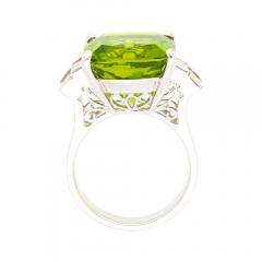 Vintage 14 11 Carat Peridot and Baguette Cut Diamond in 18K White Gold Ring - 3552796
