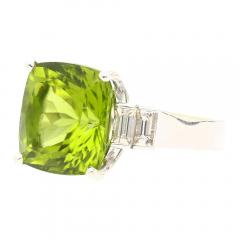 Vintage 14 11 Carat Peridot and Baguette Cut Diamond in 18K White Gold Ring - 3552799
