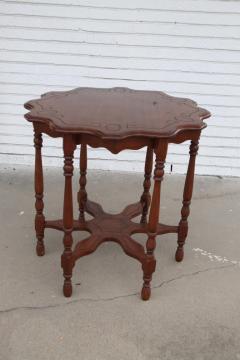 Vintage 6 Leg Scalloped Sided Table - 3163479