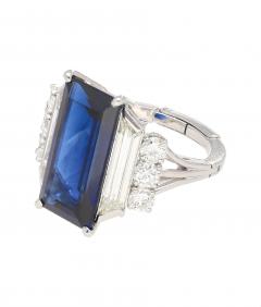 Vintage 8 56 carat Vivid Blue Sapphire and Trapezoid Diamond Ring in Platinum - 3500002