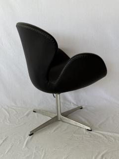 Vintage Arne Jacobsen Swan Chair  - 3887164