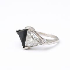 Vintage Art Deco Triangular Diamond and Onyx Platinum Ring - 2506015