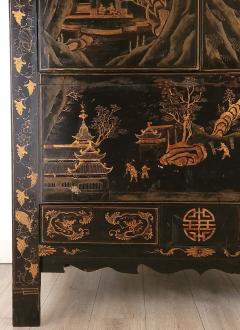 Vintage Chinese Gilt and Black Lacquered Wedding Cabinet circa 1960 - 3916033