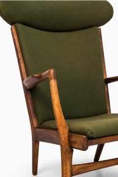 Vintage Hans Wegner AP 15 Lounge Chair in Oak and Mohair - 2987481