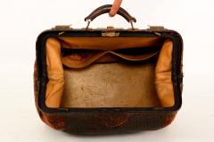 DOCTOR'S BAG, Leather, Brass, 1800s / 1900s. Miscellaneous - Miscellaneous  - Auctionet