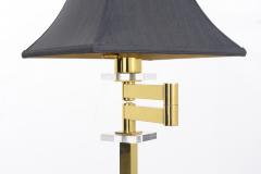Vintage Lucite Mid Century Modern Table Lamp - 2936480