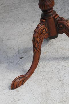 Vintage Mahogany Carved Pie Crust Accent Table - 3157493