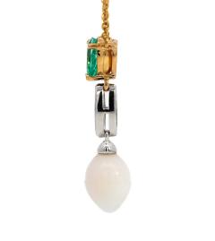 Vintage Natural Saltwater Conch Pearl Emerald Drop 18K Gold Pendant Necklace - 3807243