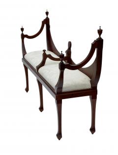 Vintage Old English Hepplewhite Style Courting Bench in Mahogany - 4367382