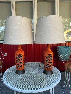 Vintage Pair of Orange Textured Ceramic Table Lamps Mid Century Modern - 4429165