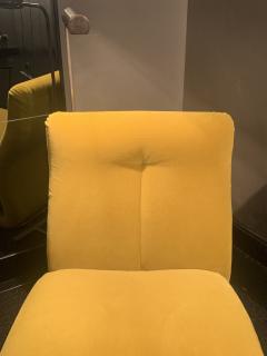 Vittorio Varo Vittorio Varo Cigno lounge chairs in yellow alpaca velvet Italy 1968 - 3938063