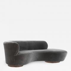 Vladimir Kagan Curved Sofa by Vladimir Kagan in Grey Mohair - 563748