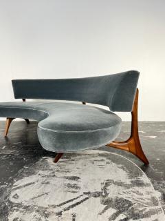 Vladimir Kagan Floating Seat and Back Sofa in Mohair by Vladimir Kagan - 3626845