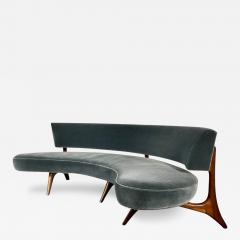 Vladimir Kagan Floating Seat and Back Sofa in Mohair by Vladimir Kagan - 3629725