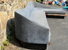 Vladimir Kagan MONUMENTAL CURVACEOUS MODERN L SHAPED SOFA IN THE MANNER OF VLADIMIR KAGAN - 2801540