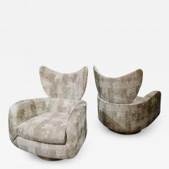 Vladimir Kagan Pair of Vladimir Kagan Large Swivel Greige Lounge Chairs for Directional - 770543