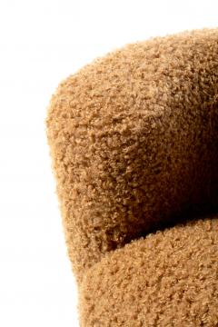 Vladimir Kagan Pair of Vladimir Kagan Nautilus Swivel Lounge Chairs and Ottoman in Curly Camel - 4480718