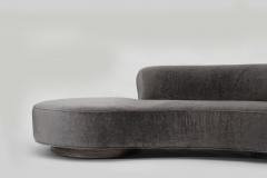 Vladimir Kagan Serpentine Sofa by Vladimir Kagan in Mohair Model 150BS 2000s - 3866433