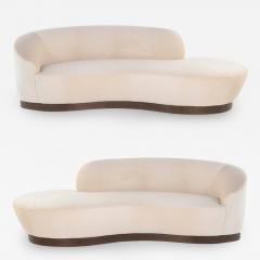 Vladimir Kagan Set of Opposing Serpentine Sofas in Mohair by Vladimir Kagan - 1344606