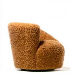 Vladimir Kagan Single Vladimir Kagan Nautilus Swivel Chair in Camel Teddy Bear Fabric - 3975170