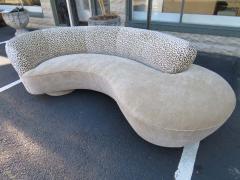 Vladimir Kagan Stunning Vladimir Kagan Curved Serpentine Cloud Sofa Mid Century Modern - 1241023