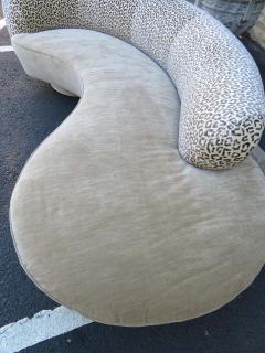 Vladimir Kagan Stunning Vladimir Kagan Curved Serpentine Cloud Sofa Mid Century Modern - 1241027