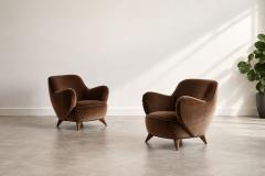 Vladimir Kagan Vladimir Kagan Barrel Lounge Chairs in Brown Velvet and Walnut Legs - 4788493