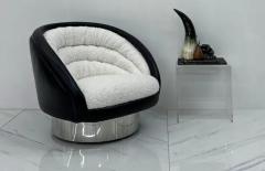 Vladimir Kagan Vladimir Kagan Crescent Lounge Chair in Ivory Boucle and Black Leather 1970s - 3175979