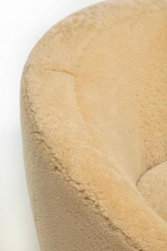 Vladimir Kagan Vladimir Kagan Nautilus Swivel Chairs Ottoman in Butterscotch Shearling - 4333665