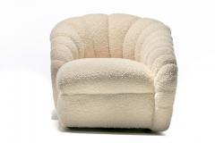 Vladimir Kagan Vladimir Kagan Post Modern Scallop Chaise Lounge in Soft Ivory White Boucl  - 2435789