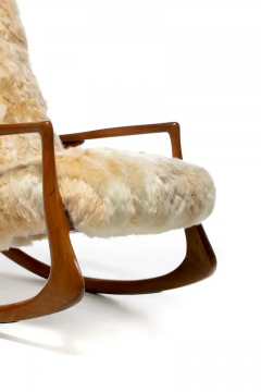 Vladimir Kagan Vladimir Kagan Rocking Chair Upholstered in Champagne Ivory Peruvian Alpaca - 2685997