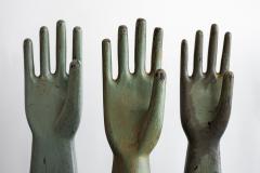 WOODEN GLOVE MOLDS - 1021353