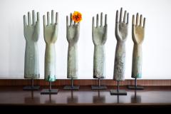 WOODEN GLOVE MOLDS - 1021354