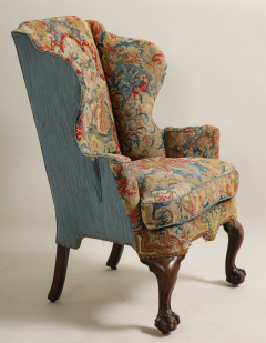 Walnut Wingchair with Original Needlepoint circa 1735 - 4749042