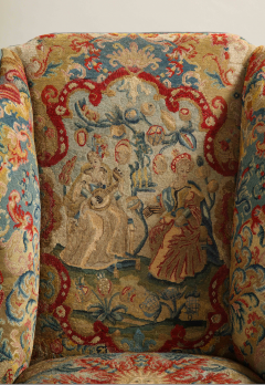 Walnut Wingchair with Original Needlepoint circa 1735 - 4749043