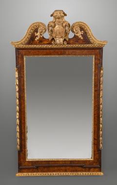 Walnut and parcel gilt mirror circa 1730 - 1445306