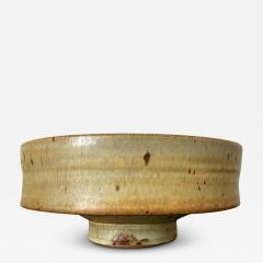 Warren MacKenzie Ceramic Centerpiece Vessel in Sculptural Form Warren Mackenzie - 2390121