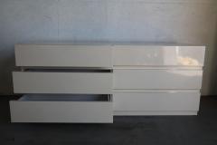 White Lacquered 6 draw dresser attributed to Milo Baughman - 2836602